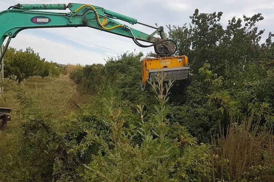 Dbroussaillage forestier Uzs